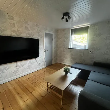 4 Bedrooms Next To Fermen & Puttgarden & Lalandia Вилла Рёдбю