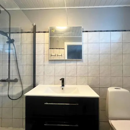Villa 4 Bedrooms Next To Fermen & Puttgarden & Lalandia *