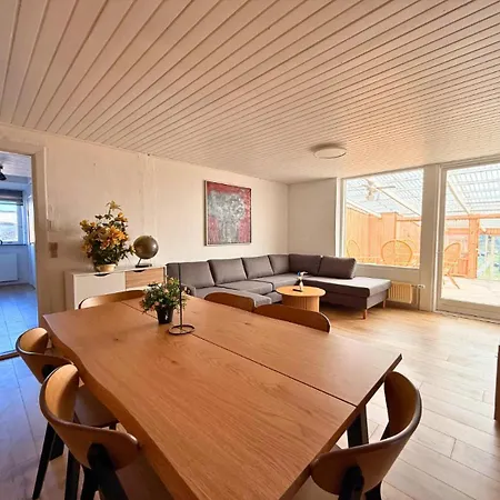 빌라 4 Bedrooms Next To Fermen & Puttgarden & Lalandia